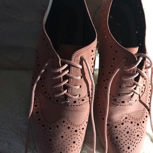 Women’s shoes size 8